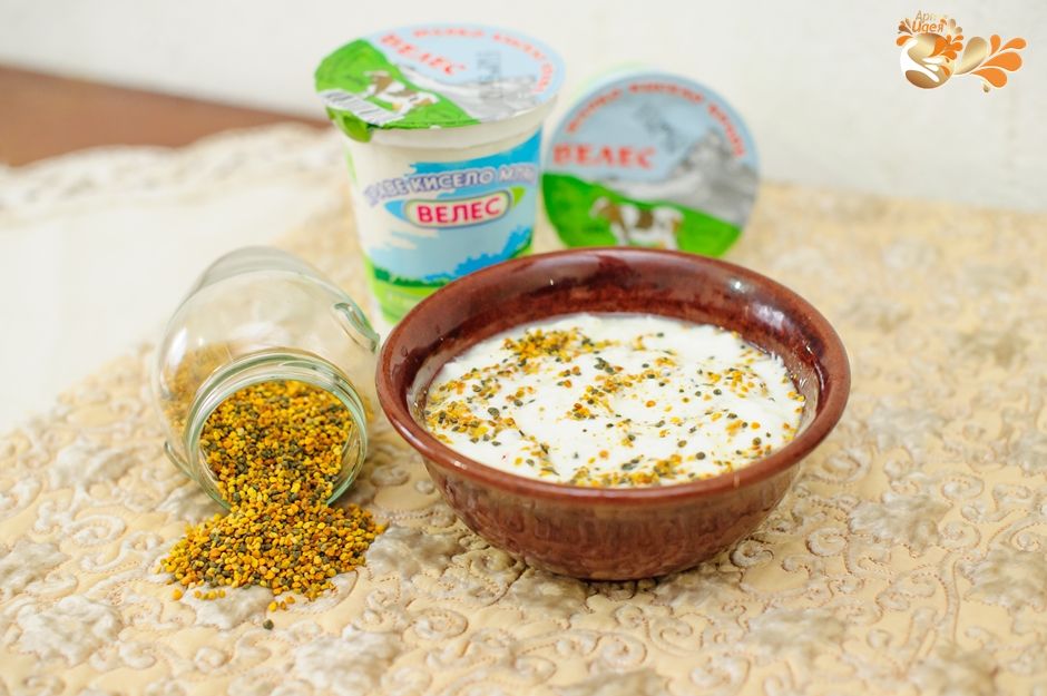 Кисело мляко с пчелен прашец за закуска